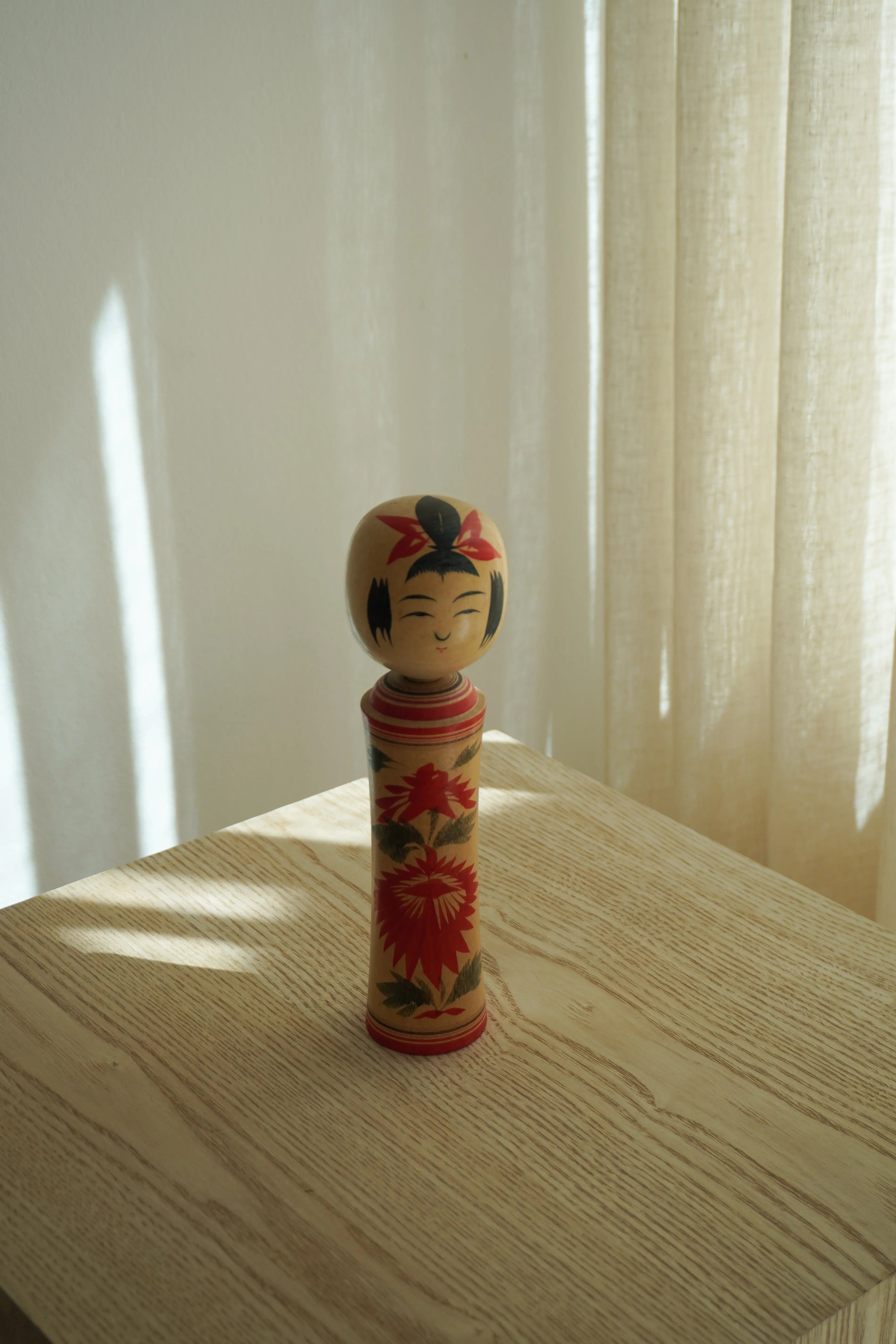Vintage Kokeshi Dukke Nr. 251 fra Japan – Håndlavet | H 22 cm