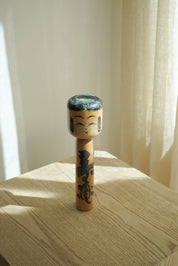 Vintage Kokeshi Dukke Nr. 253 fra Japan – Håndlavet | H 25 cm