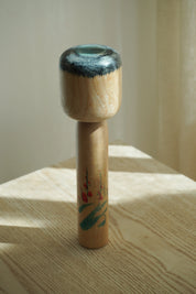 Vintage Kokeshi Dukke Nr. 253 fra Japan – Håndlavet | H 25 cm