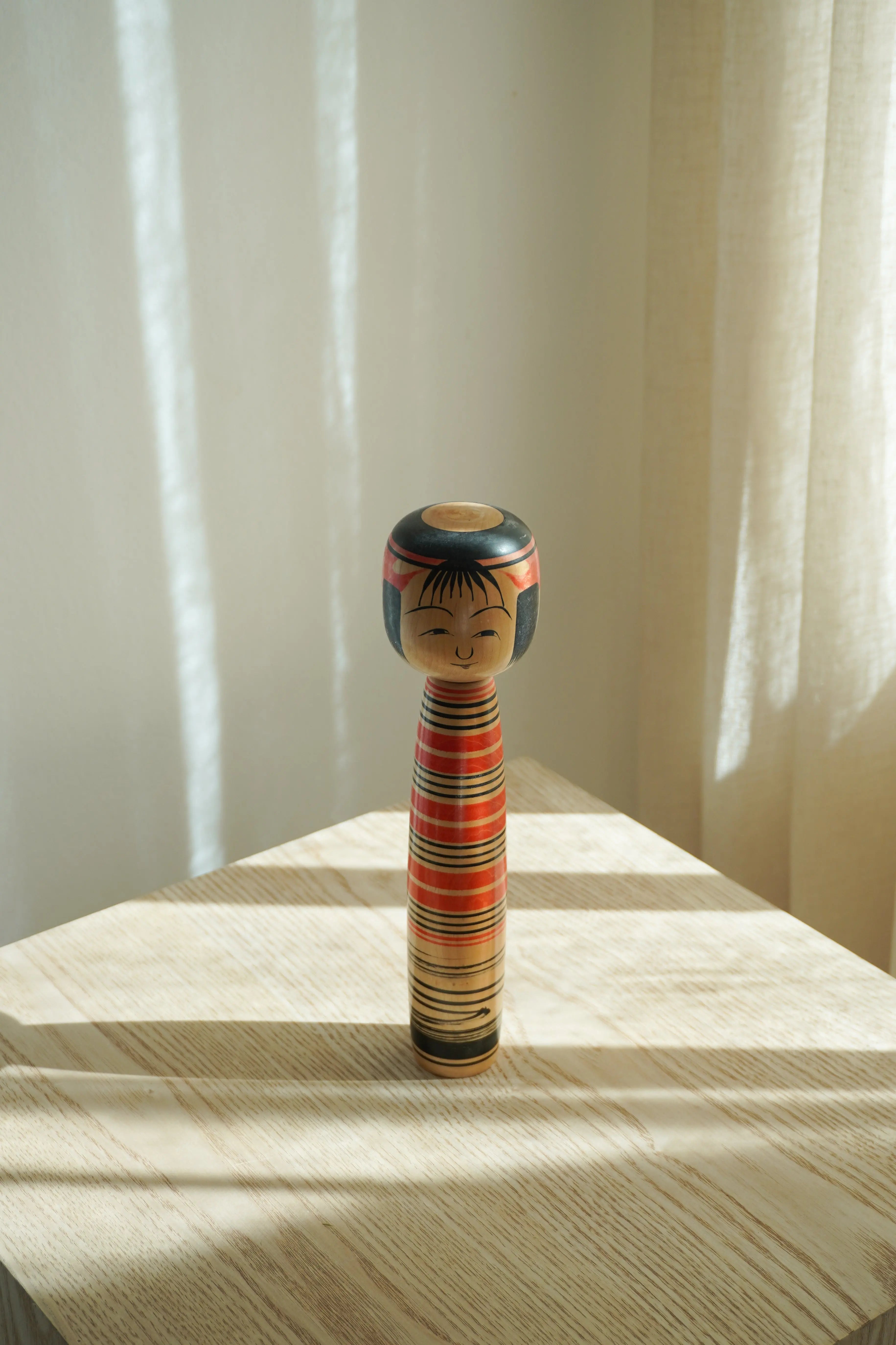 Vintage Kokeshi Dukke Nr. 254 fra Japan – Håndlavet | H 24,5 cm