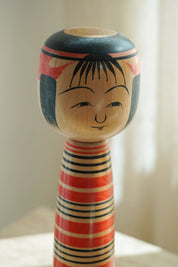 Vintage Kokeshi Dukke Nr. 254 fra Japan – Håndlavet | H 24,5 cm