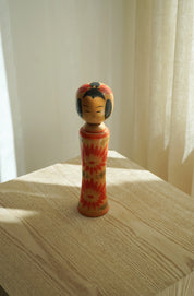Vintage Kokeshi Dukke Nr. 255 fra Japan – Håndlavet | H 24,5 cm