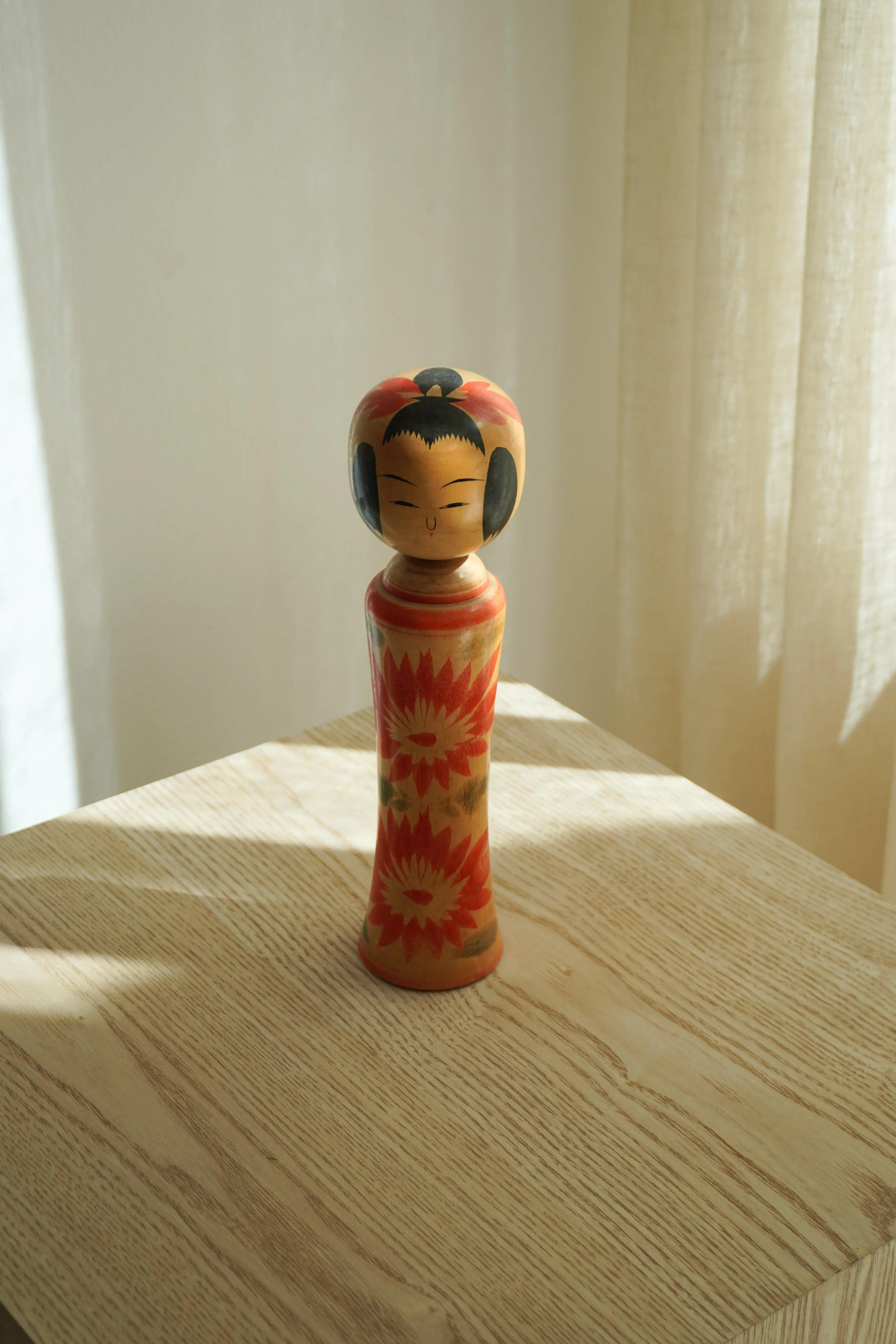 Vintage-Kokeshi-Dukke-Nr.-255-fra-Japan-_-Handlavet-_-H-24_5-cm-Studio-Hafnia-1378049066.jpg