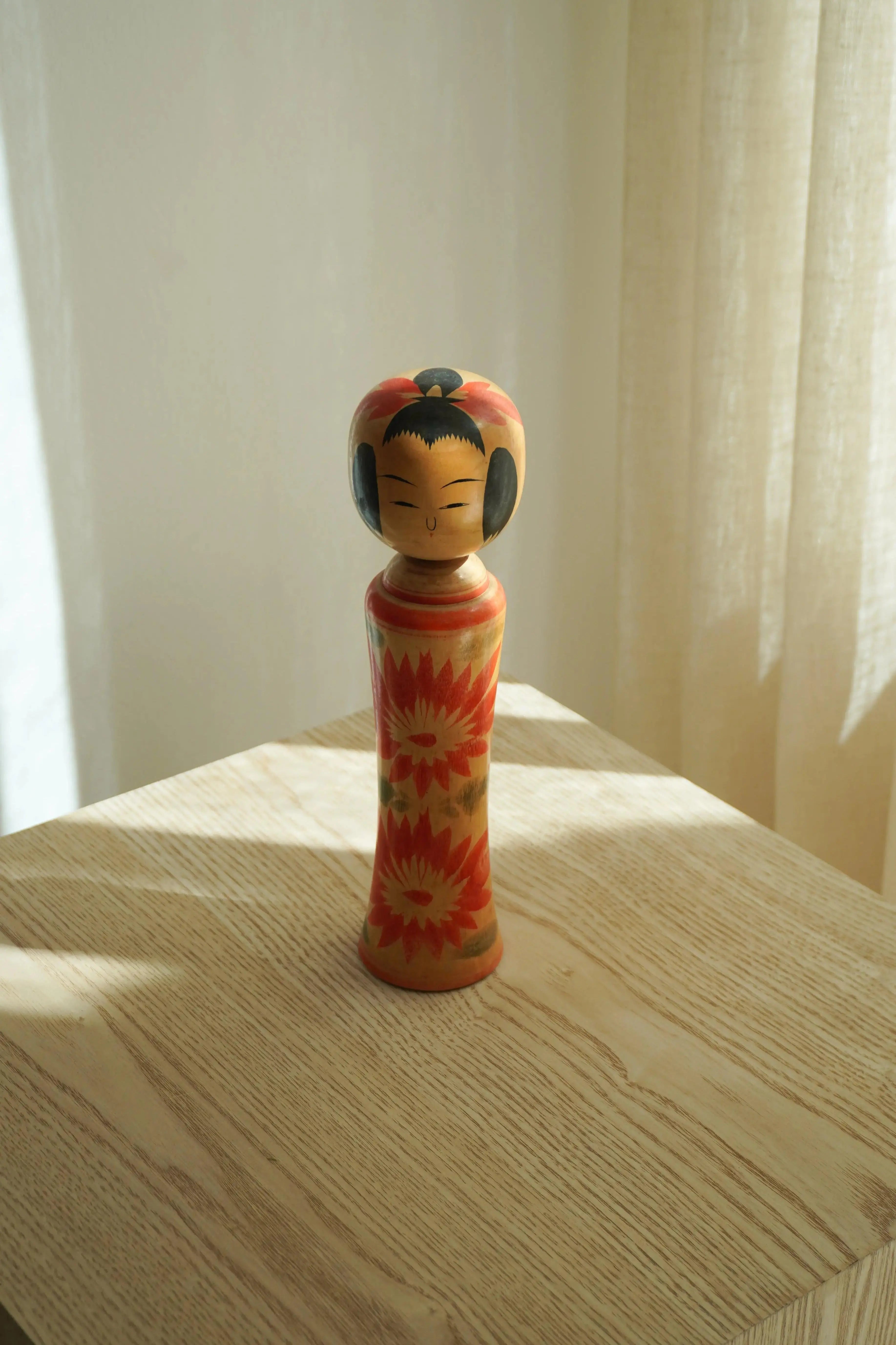 Vintage Kokeshi Dukke Nr. 255 fra Japan – Håndlavet | H 24,5 cm Studio Hafnia
