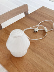 Vintage Murano Baby Mushroom Bordlampe i Hvidt Swirl Glas | H19 cm Studio Hafnia