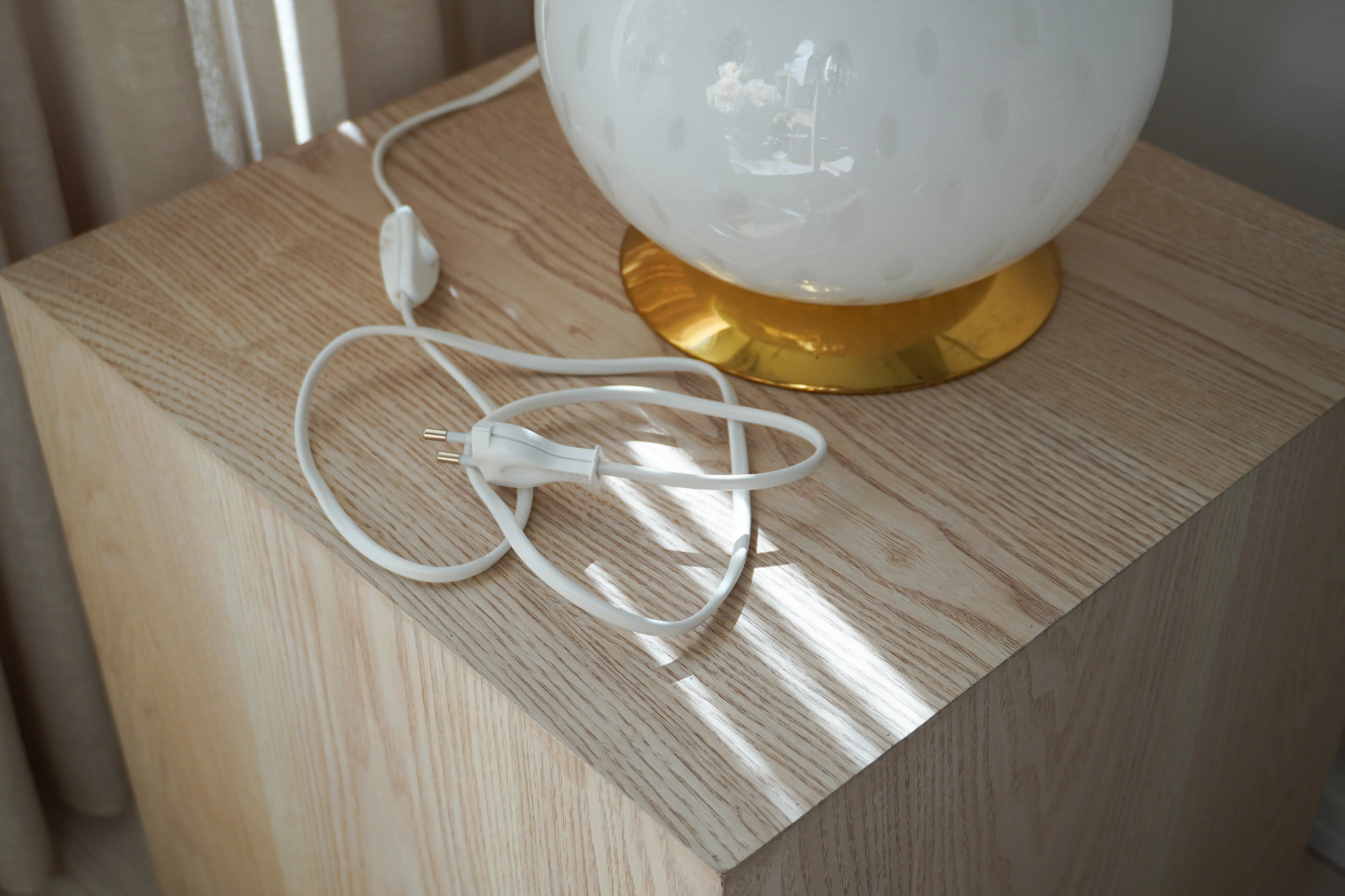 Vintage Murano Bullicante Globe Bordlampe | Hvid H21,5 cm