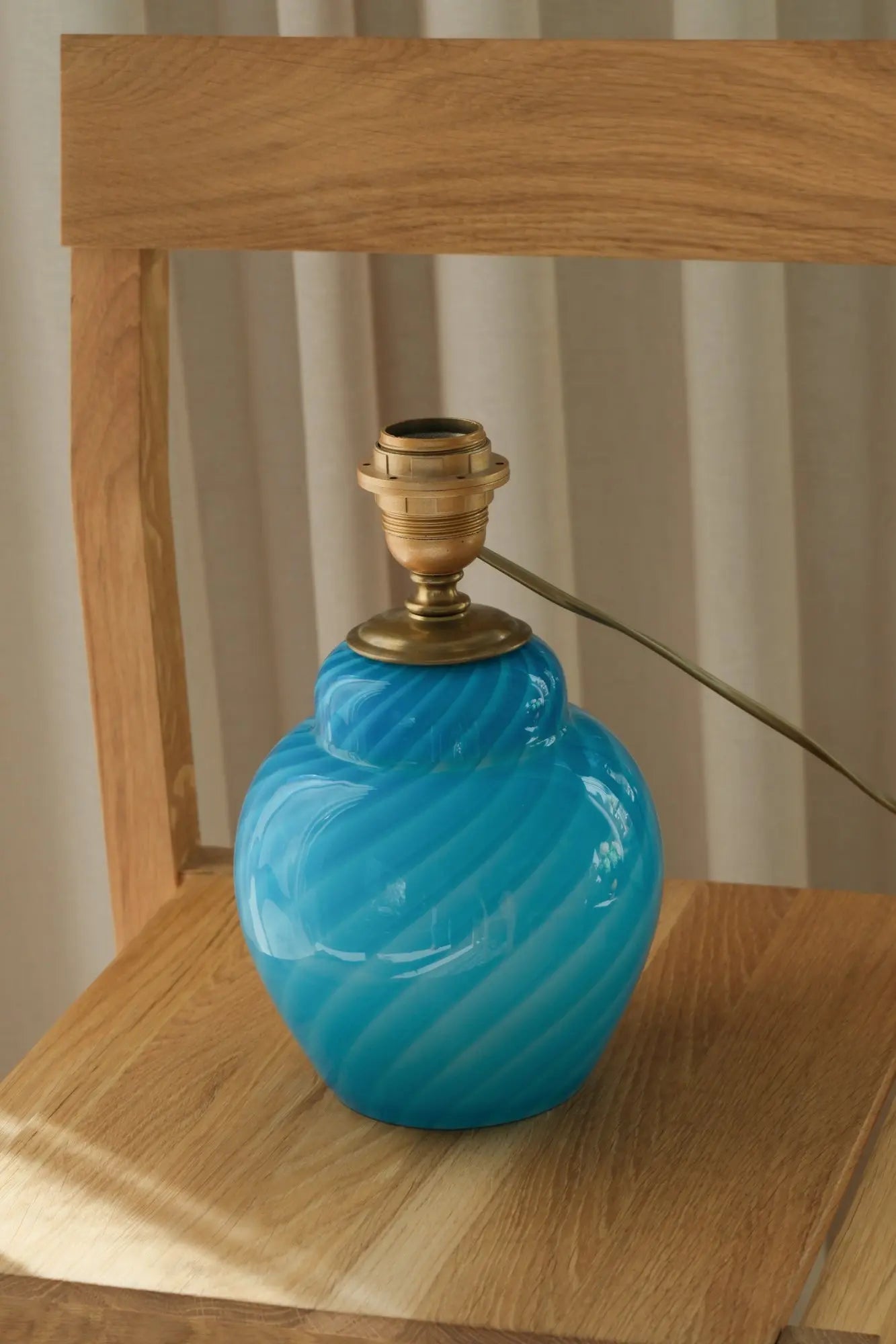 Vintage Murano Lampefod i Blåt Swirl Glas med Messingfatning | H26 cm Studio Hafnia
