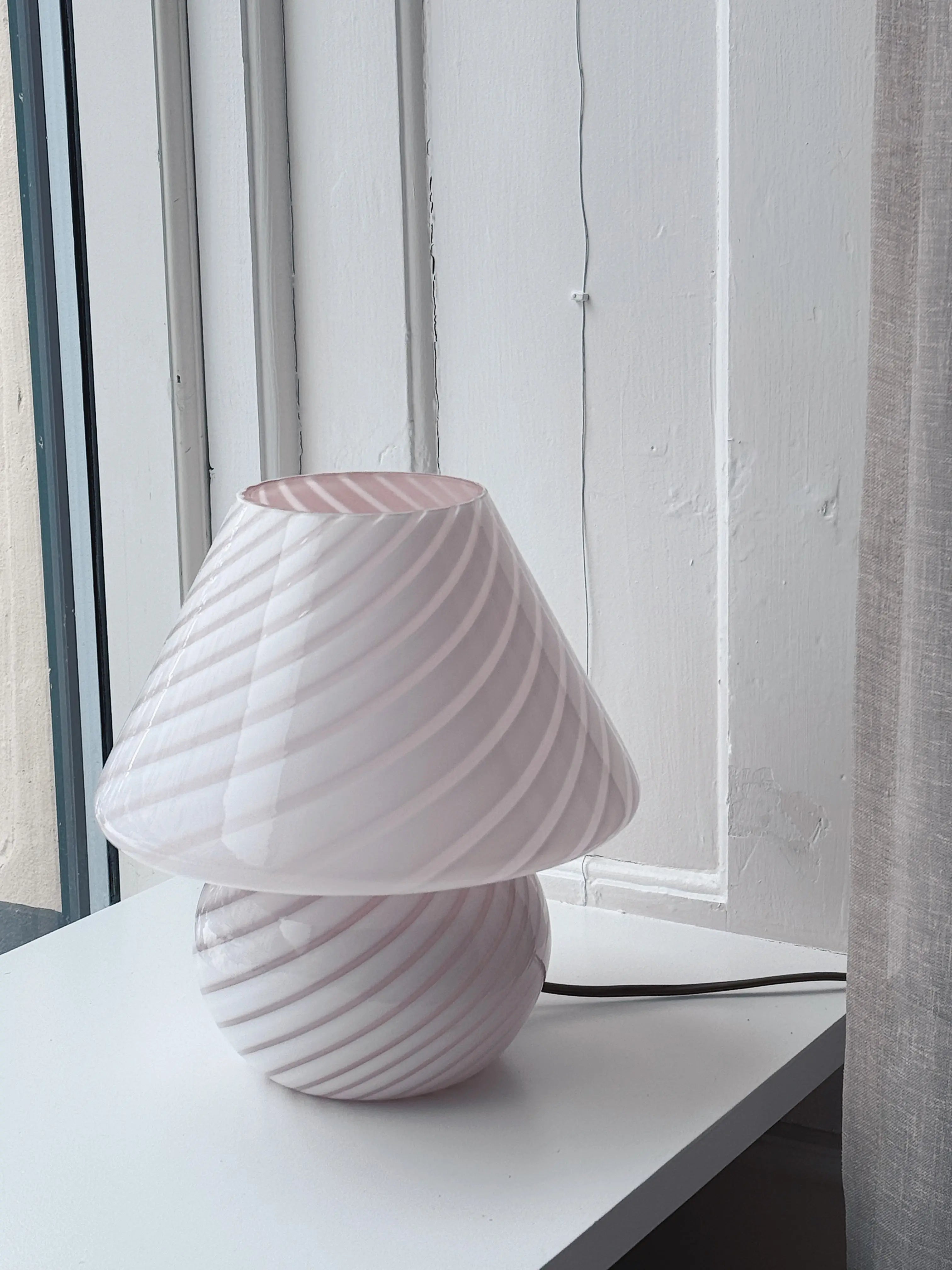 Vintage Murano Mushroom Bordlampe i Lys Rosa | H26 cm Studio Hafnia