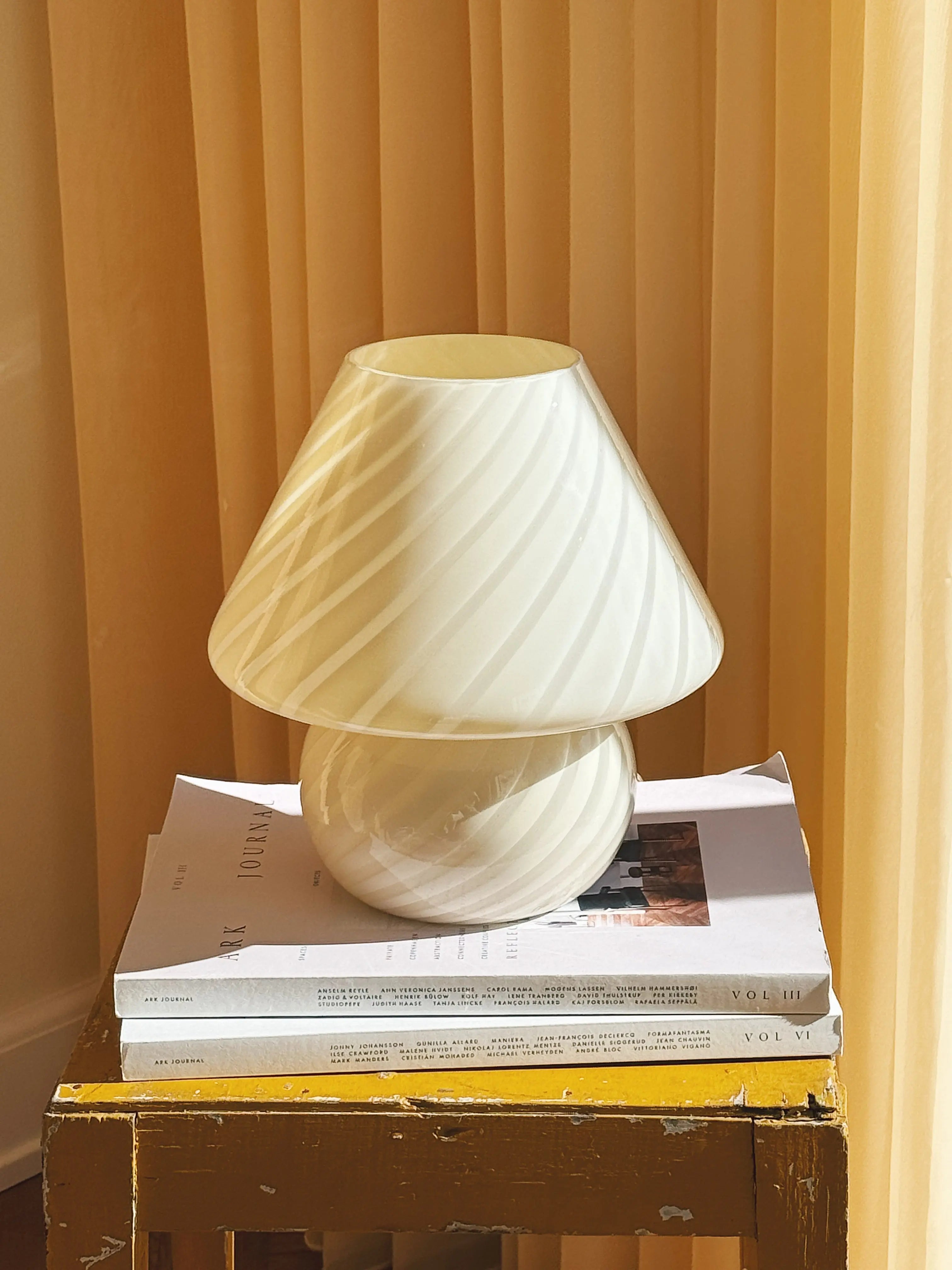 Vintage Murano Mushroom Bordlampe i Lysegul/Creme | H27 cm Studio Hafnia