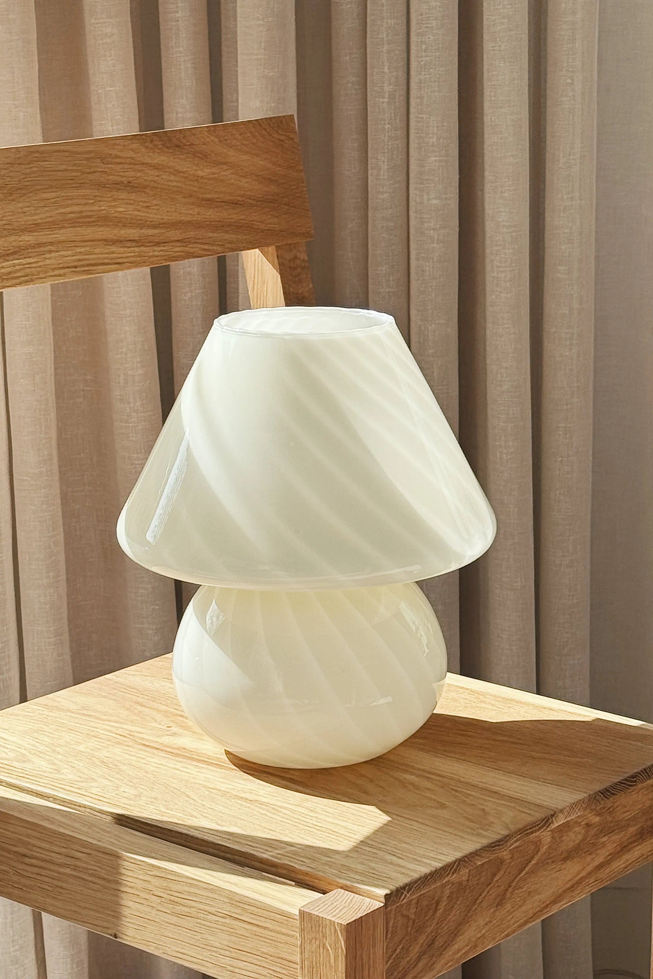 Creme med Swirl | H27 cm Studio Hafnia