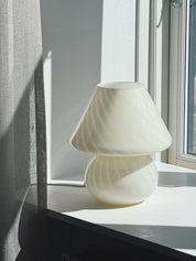 Vintage Murano Mushroom Bordlampe i Lysegul/Creme med Swirl | H27 cm Studio Hafnia
