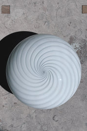 Vintage Murano Plafond Loftslampe/Væglampe i Hvidt Swirl Glas | Ø24 cm Studio Hafnia