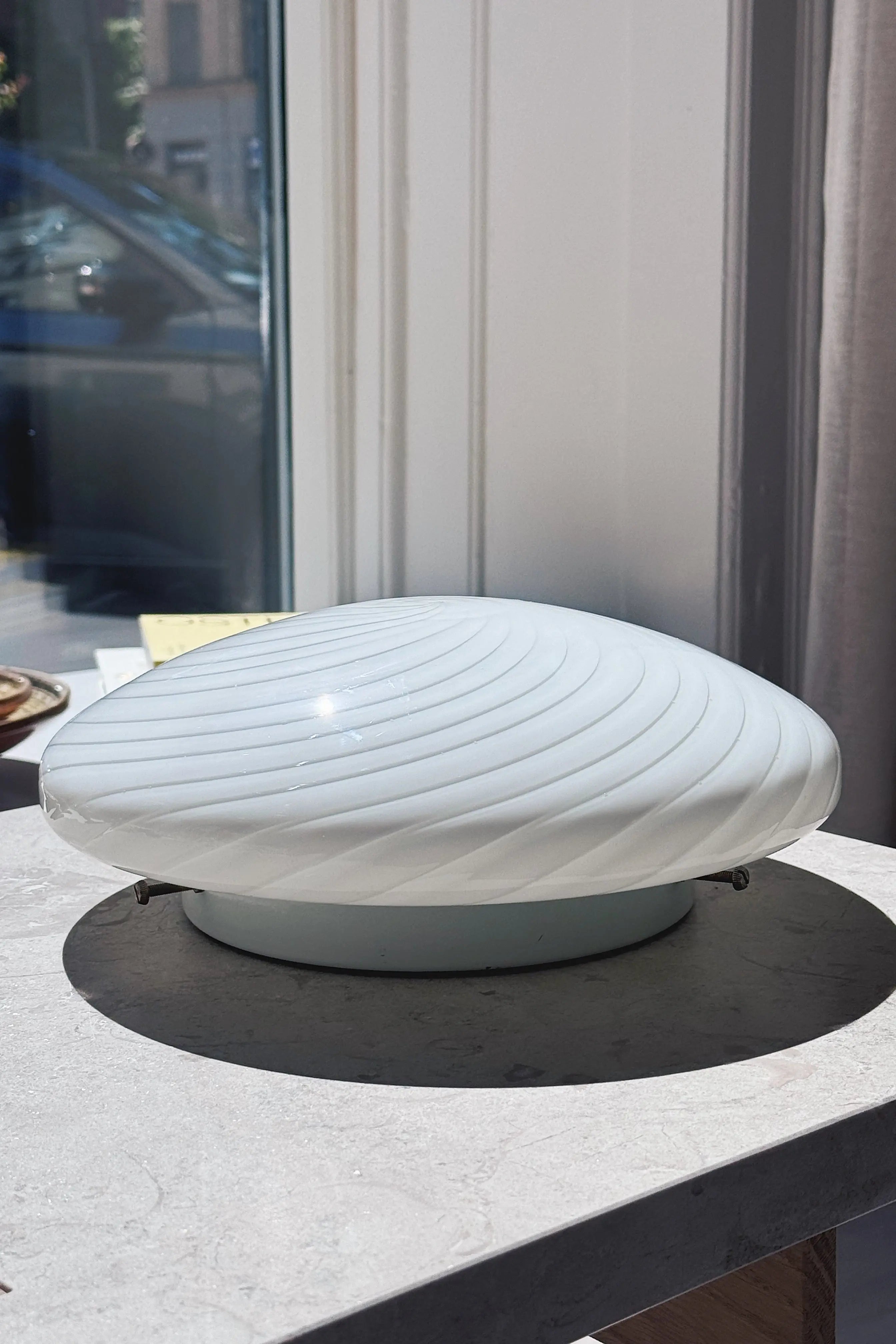 Vintage Murano Plafond Loftslampe/Væglampe i Hvidt Swirl Glas | Ø27 cm Studio Hafnia