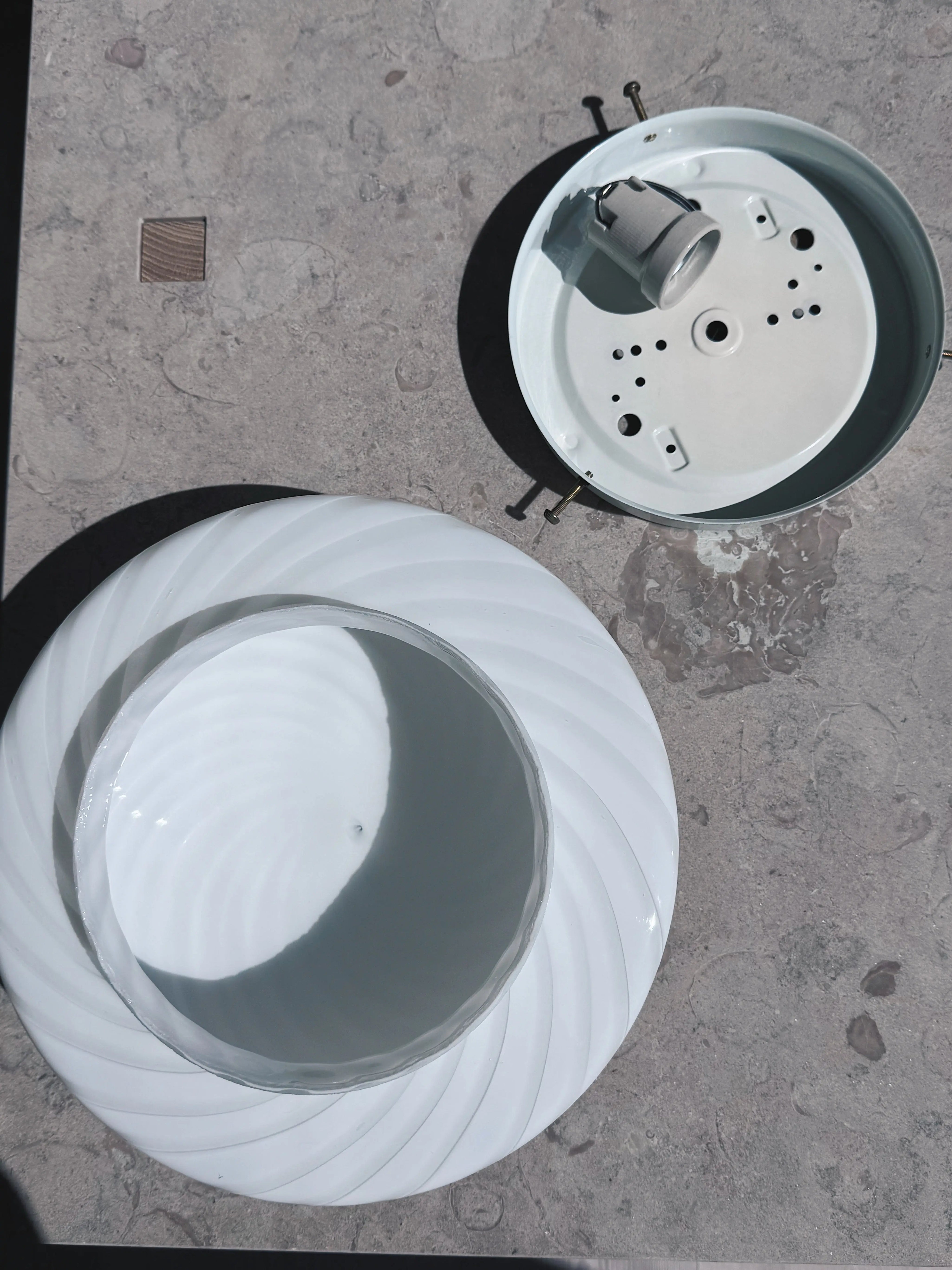 Vintage Murano Plafond Loftslampe/Væglampe i Hvidt Swirl Glas | Ø27 cm Studio Hafnia