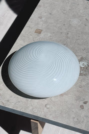 Vintage Murano Plafond Loftslampe/Væglampe i Hvidt Swirl Glas | Ø28 cm Studio Hafnia