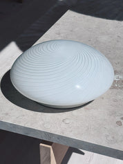 Vintage Murano Plafond Loftslampe/Væglampe i Hvidt Swirl Glas | Ø28 cm Studio Hafnia