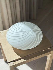 Vintage Murano Plafond Loftslampe/Væglampe i Hvidt Swirl Glas | Ø29 cm Studio Hafnia