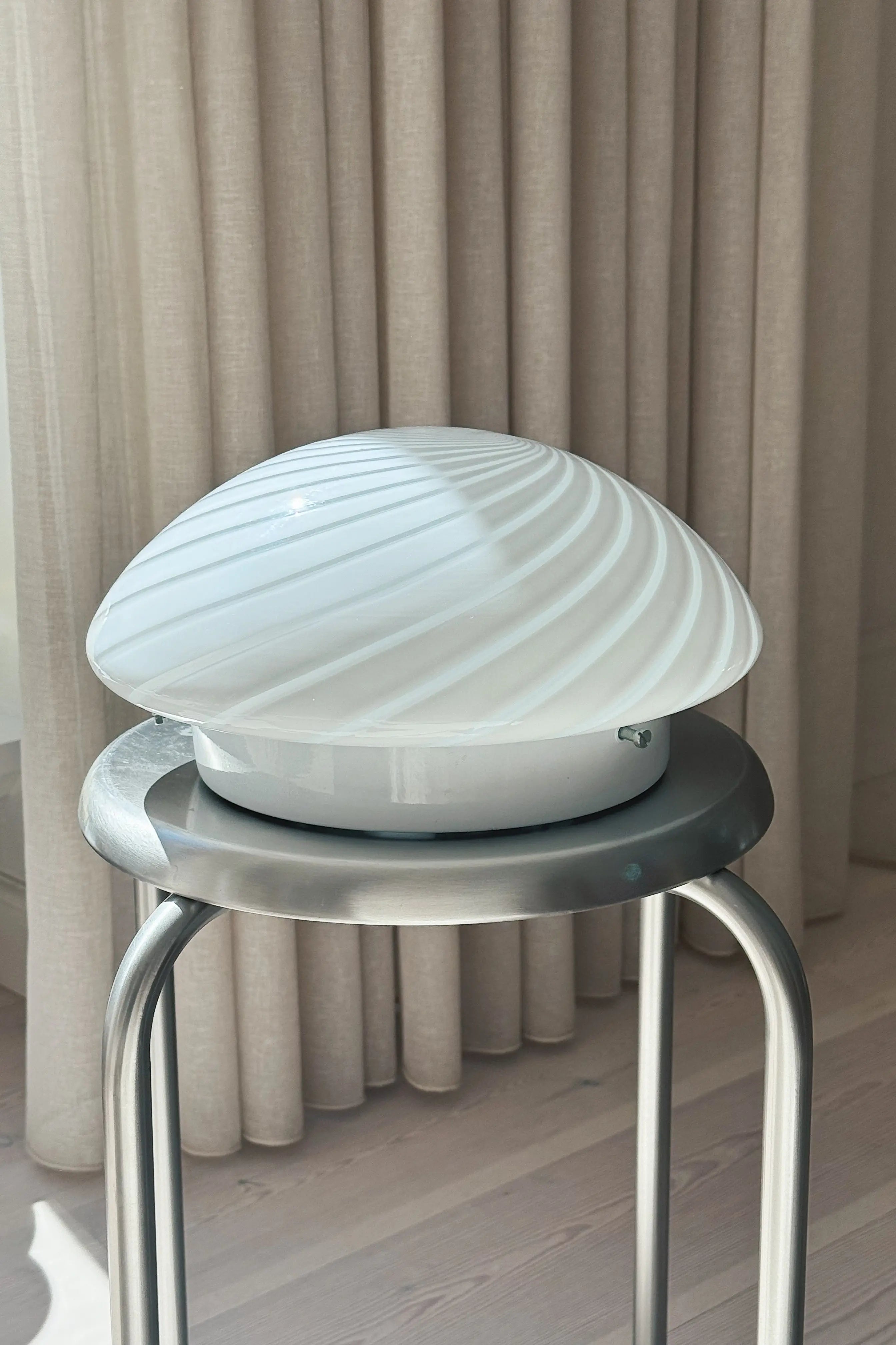 Væglampe i Hvidt Swirl Glas | Ø29 cm Studio Hafnia