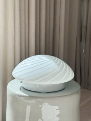 Vintage Murano Plafond Loftslampe/Væglampe i Hvidt Swirl Glas | Ø29 cm Studio Hafnia