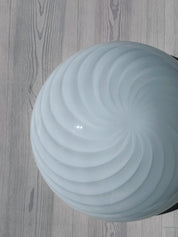 Vintage Murano Plafond Loftslampe/Væglampe i Hvidt Swirl Glas | Ø36 cm Studio Hafnia