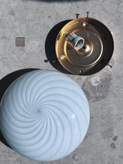 Vintage Murano Plafond Loftslampe/Væglampe i Hvidt Swirl Glas med Messingbase | Ø30 cm Studio Hafnia