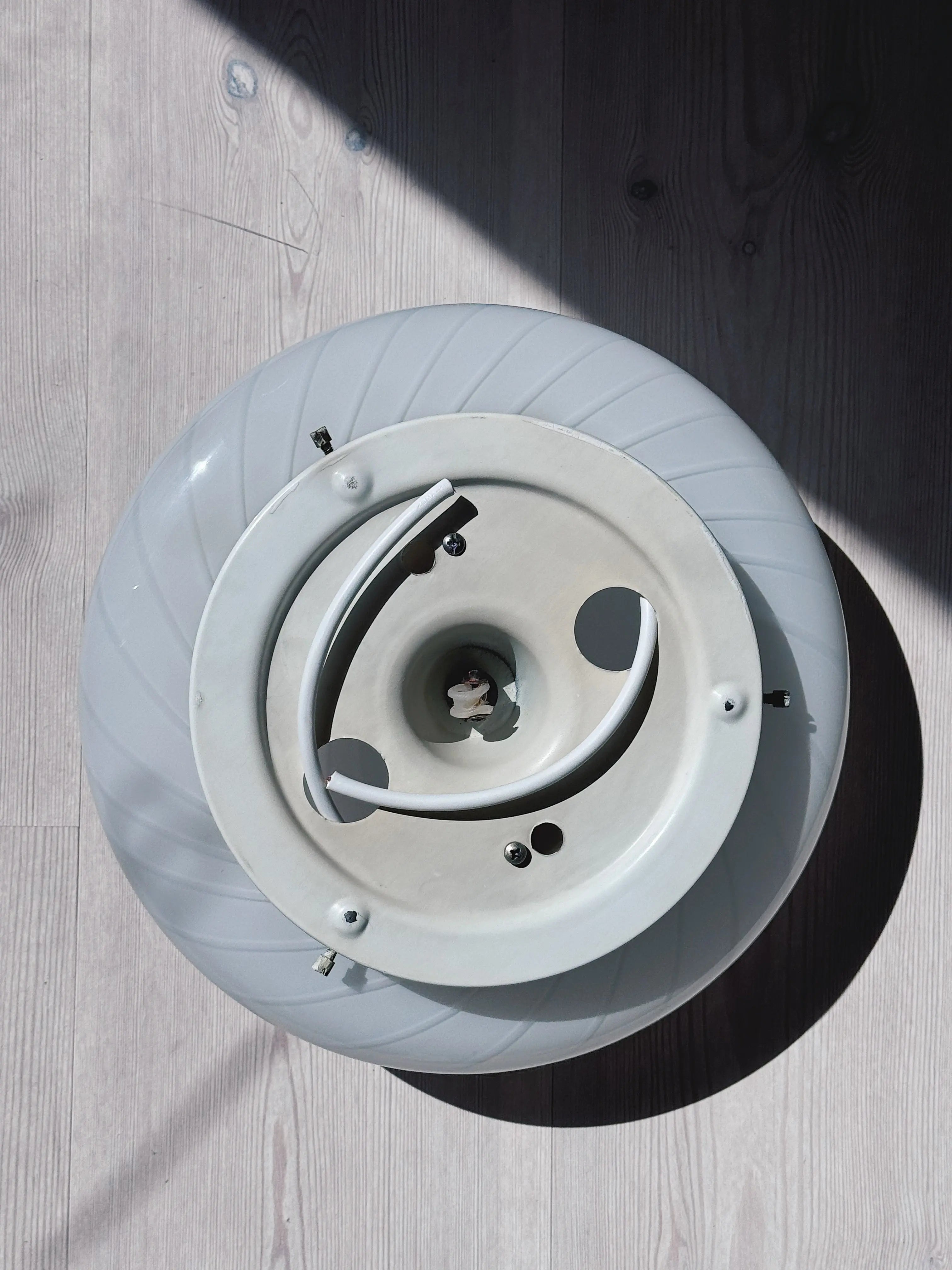 Vintage Murano Plafond Loftslampe/Væglampe i Hvidt Swirl Glas med Ny Ledning | Ø28 cm Studio Hafnia