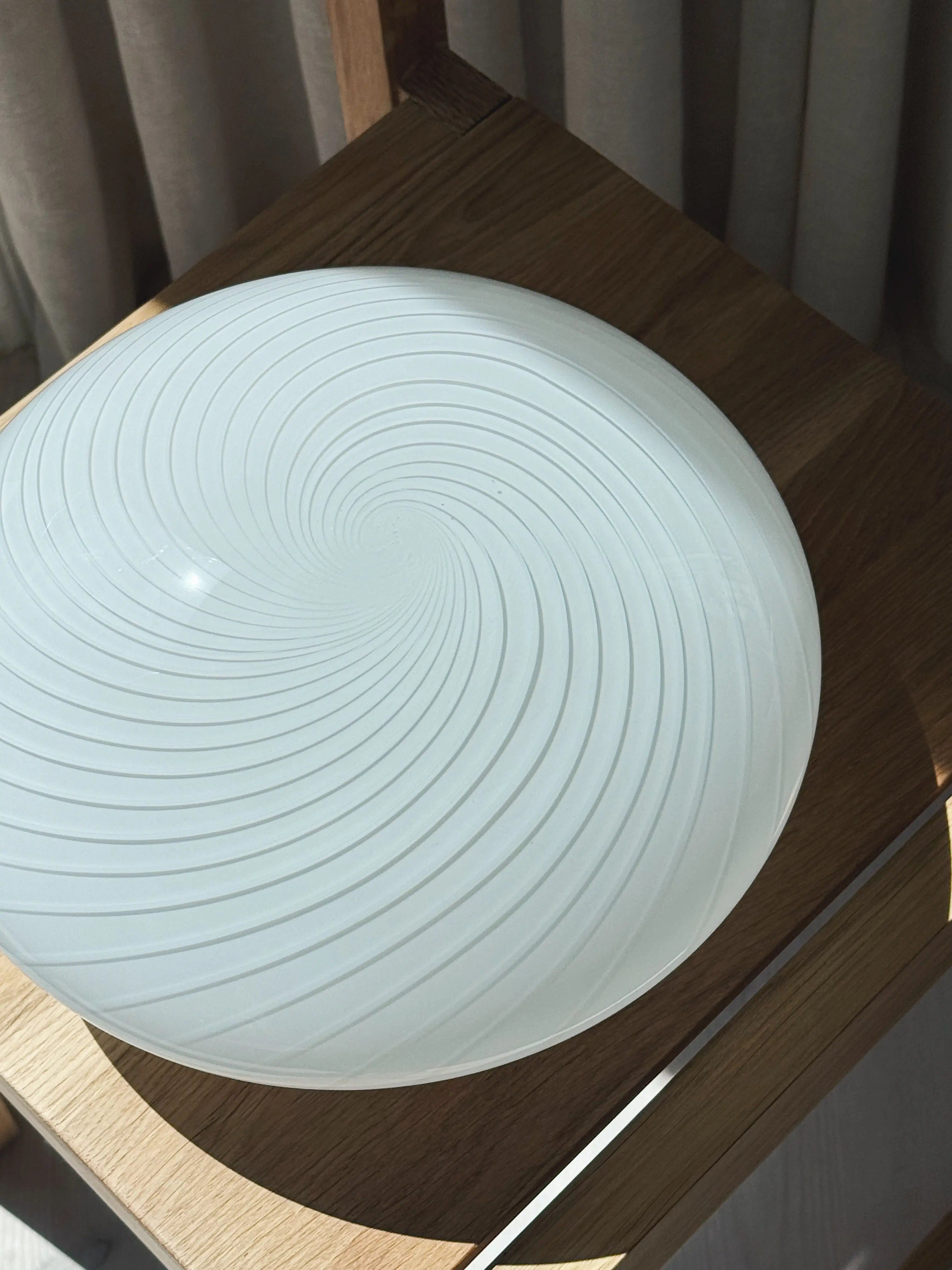 Vintage Murano Plafond Loftslampe/Væglampe i Hvidt Swirl Glas med Ny Ledning | Ø28 cm Studio Hafnia