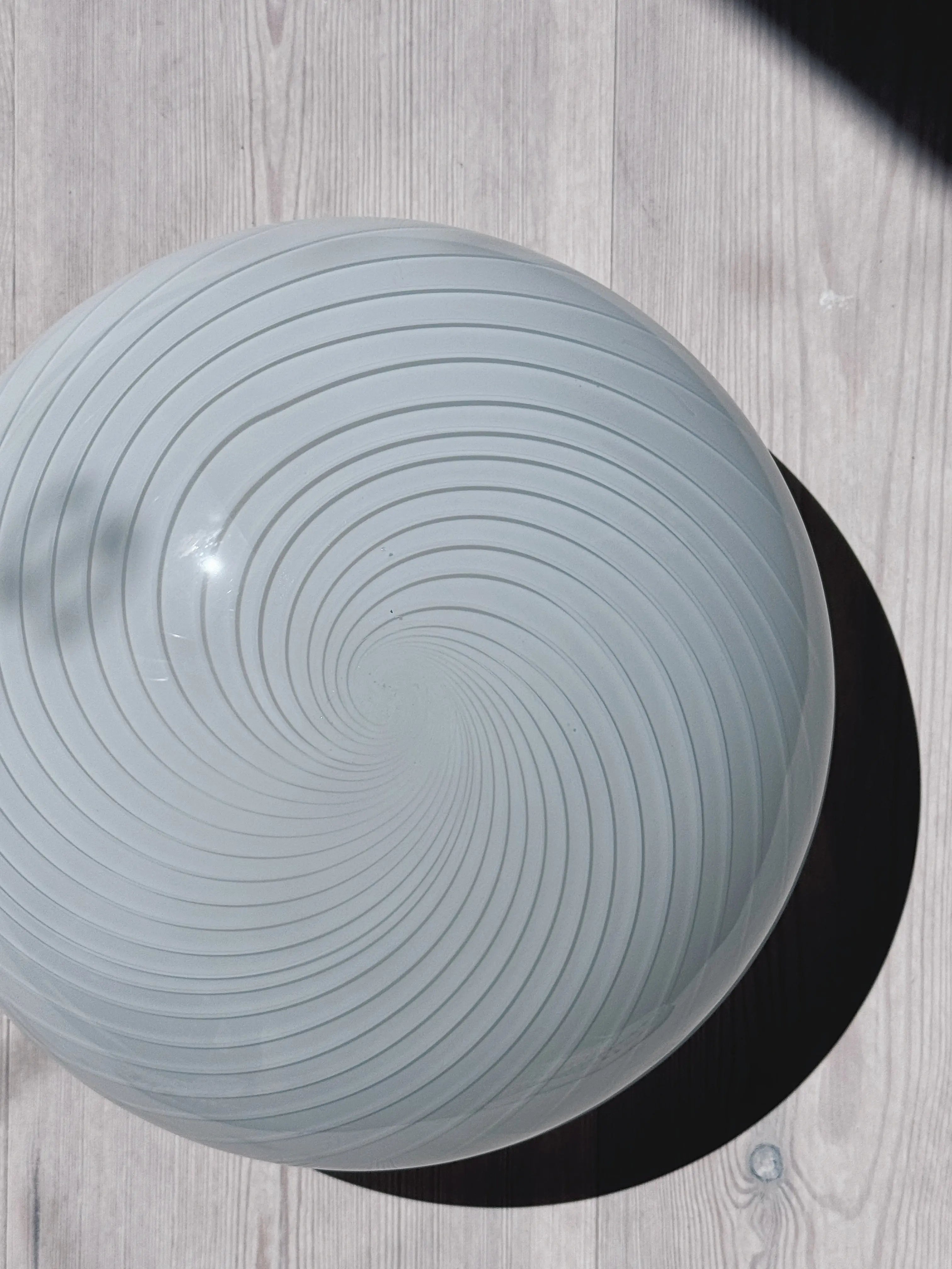 Vintage Murano Plafond Loftslampe/Væglampe i Hvidt Swirl Glas med Ny Ledning | Ø28 cm Studio Hafnia