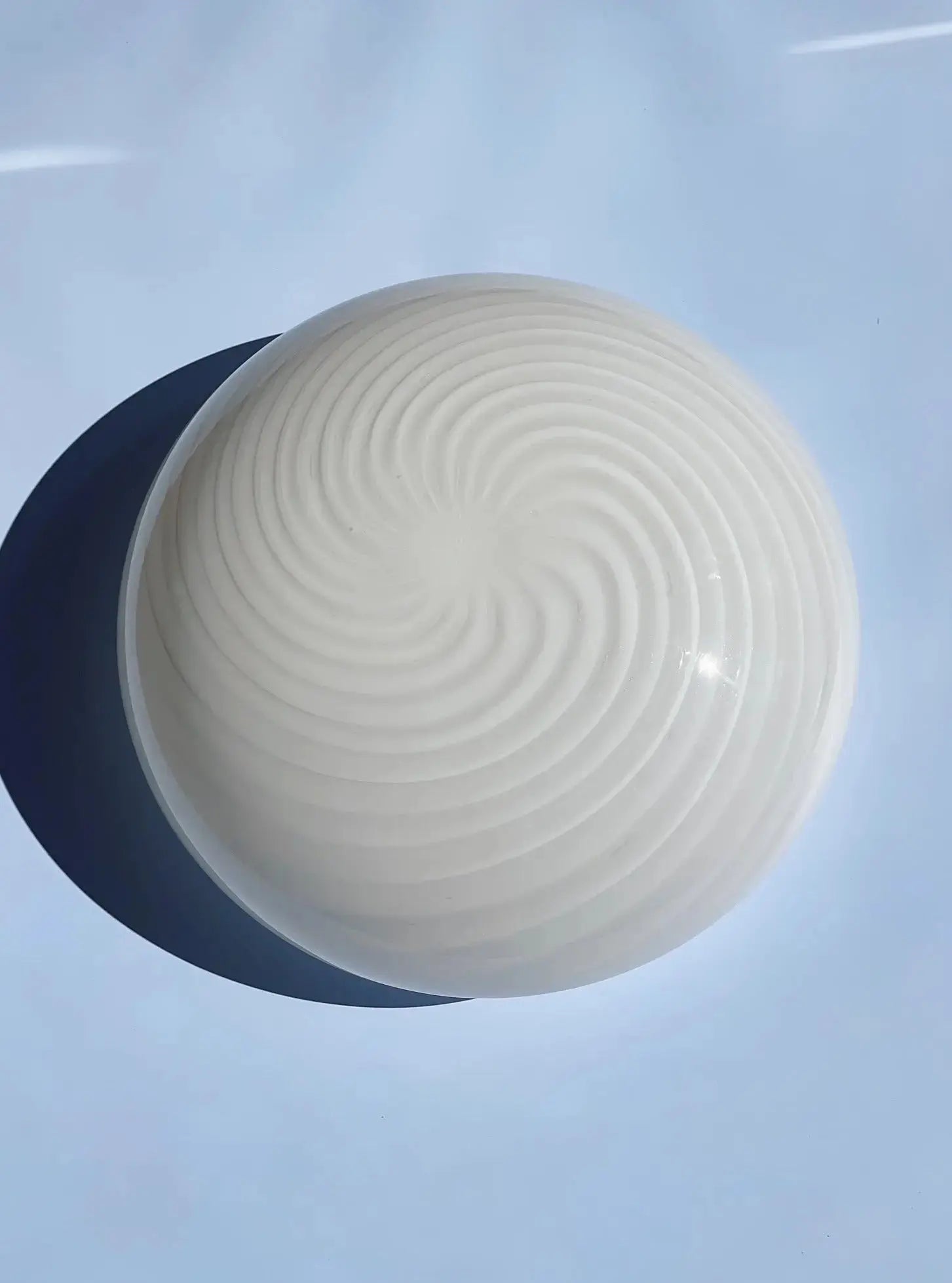 Vintage Murano Plafond Loftslampe i Hvidt Swirl Glas | Ø33 cm, H14 cm Studio Hafnia