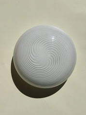 Vintage Murano Plafondlampe i Hvidt Swirl Glas | Loft-/Væglampe Ø29 cm Studio Hafnia