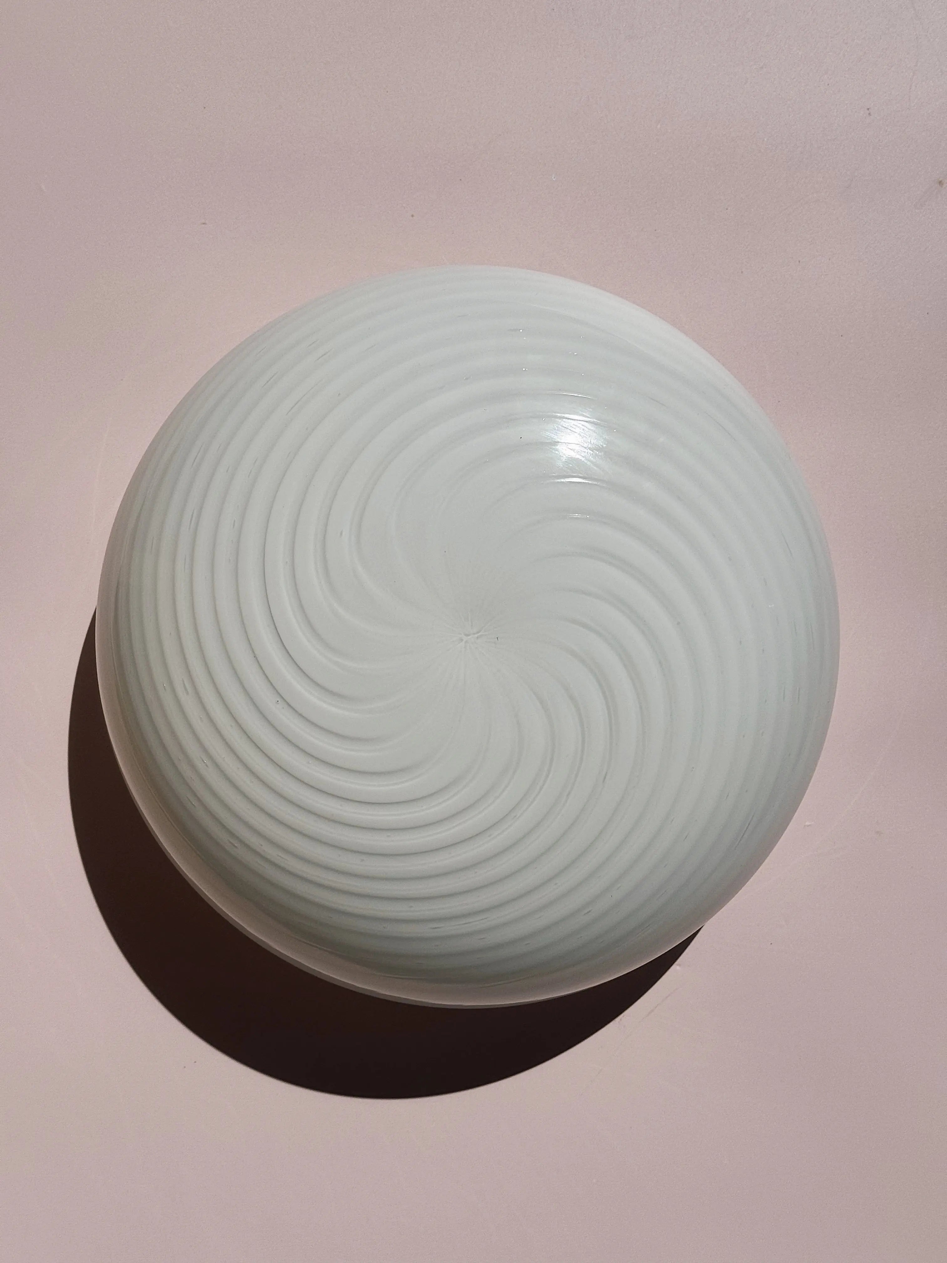 Vintage Murano Plafondlampe i Hvidt Swirl Glas | Loft-/Væglampe Ø29 cm Studio Hafnia