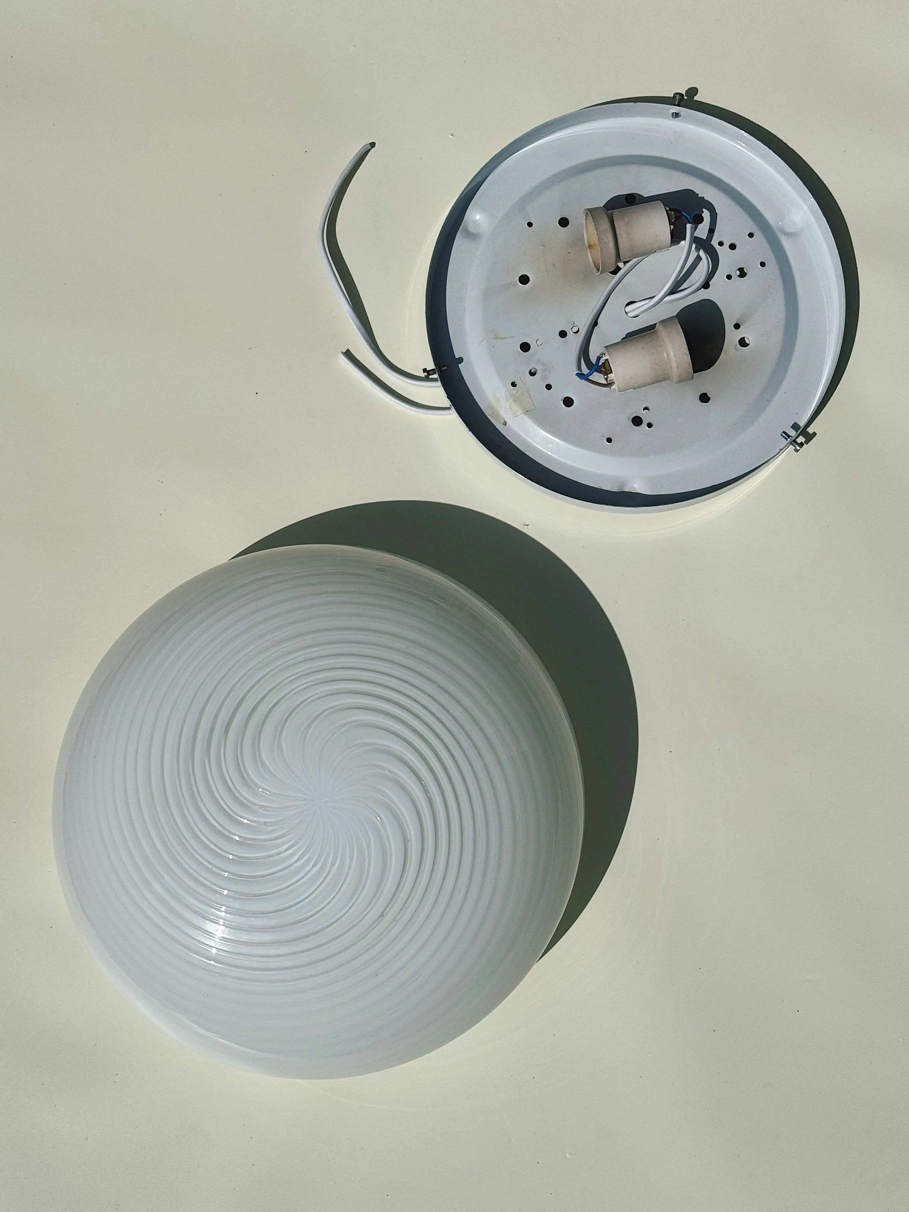 Vintage Murano Plafondlampe i Hvidt Swirl Glas | Loft-/Væglampe Ø29 cm Studio Hafnia