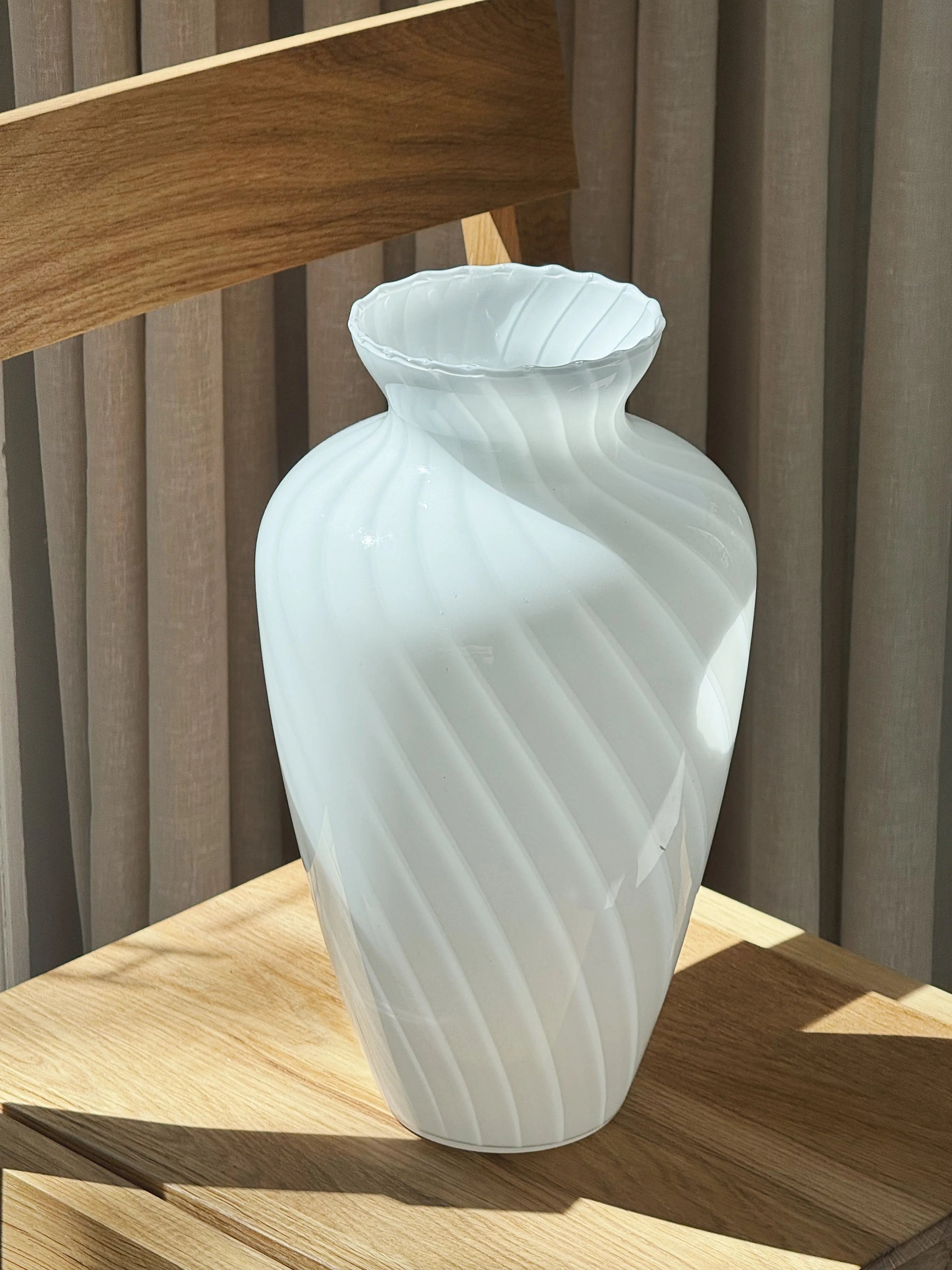 Vintage Murano Swirl Vase | Hvid H33 cm