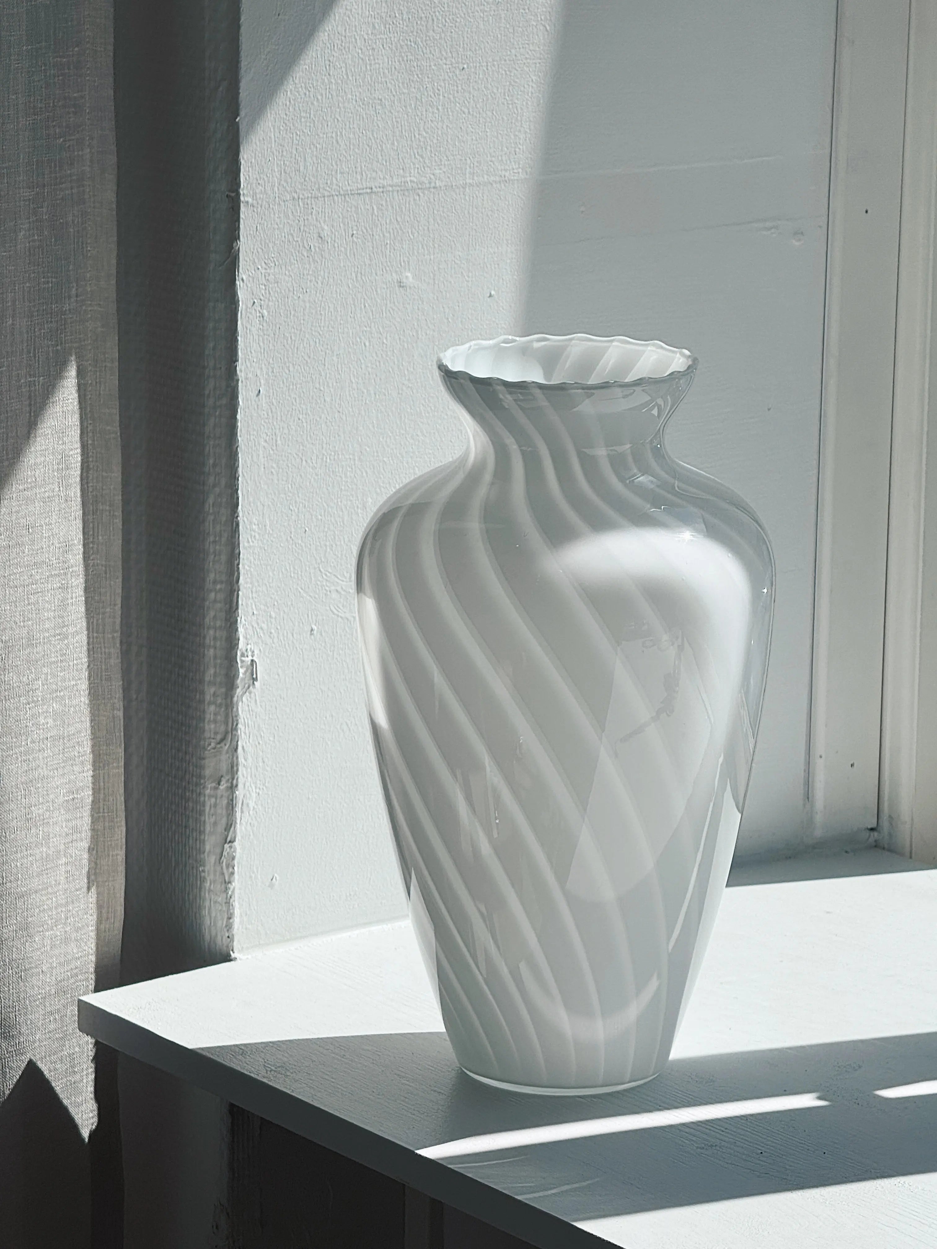 Vintage Murano Swirl Vase | Hvid H33 cm