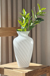Vintage Murano Swirl Vase | Hvid H33,5 cm