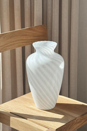 Vintage Murano Swirl Vase | Hvid H33,5 cm