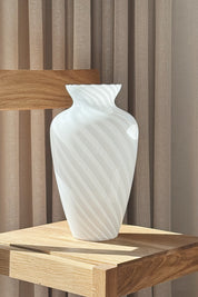 Vintage Murano Swirl Vase | Hvid H33,5 cm