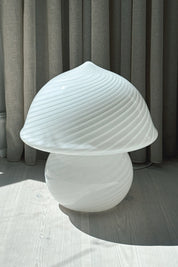 Vintage Murano Vetri Swirl Mushroom bordlampe | Hvid, H38 cm Studio Hafnia