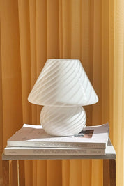 Vintage Murano mushroom bordlampe i hvidt swirl-glas | H26,5 cm Studio Hafnia