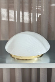 Vintage Murano plafond i opalhvidt glas med striber Ø30 cm Studio Hafnia