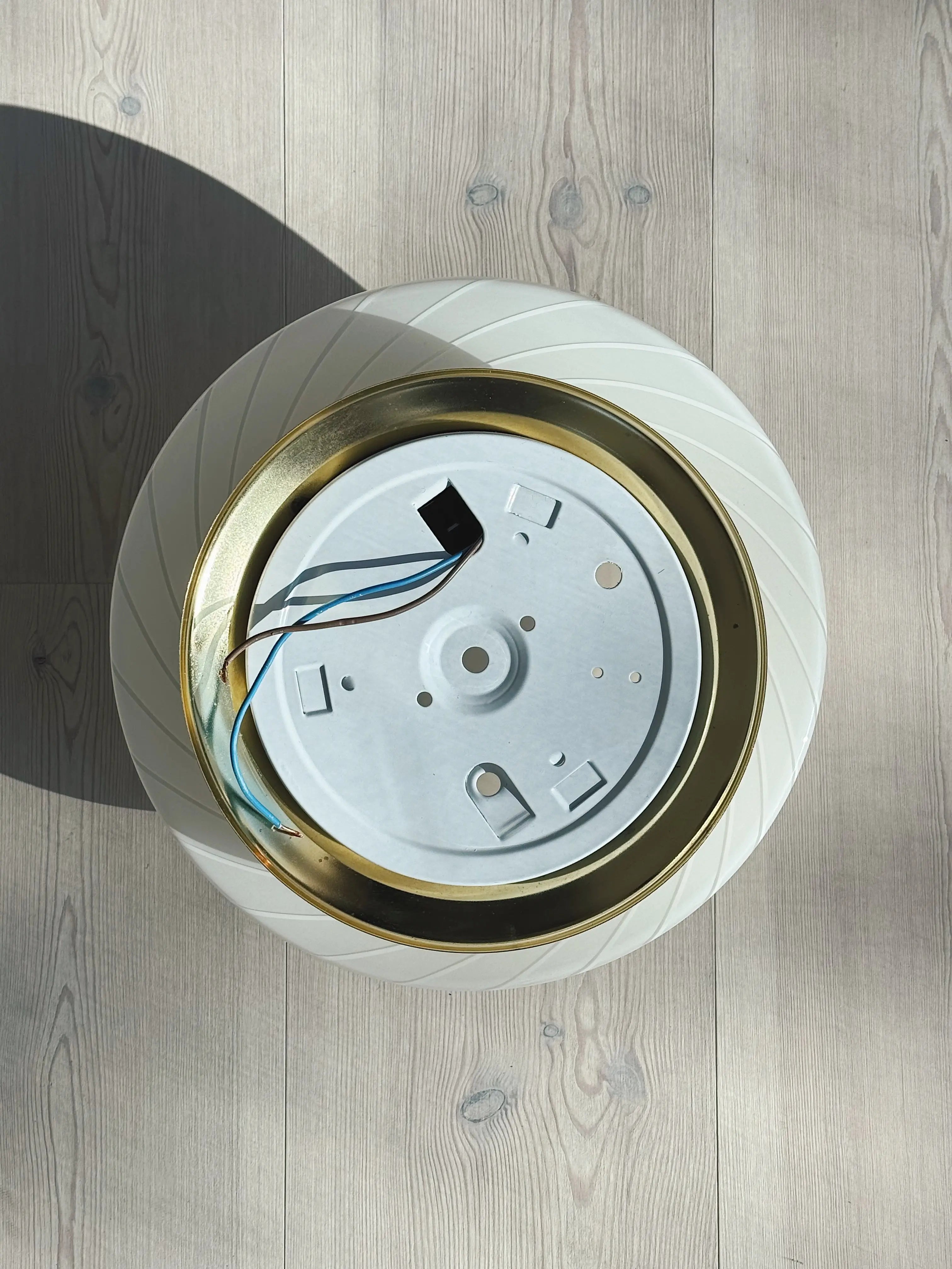 Vintage Murano plafond i opalhvidt glas med striber Ø30 cm Studio Hafnia