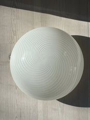 Vintage Murano plafond i opalhvidt glas med striber Ø30 cm Studio Hafnia