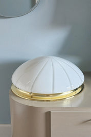 Vintage Murano plafond loftslampe/væglampe | Hvid swirl glas med messing base, Ø40 cm Studio Hafnia