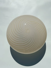 Vintage Murano plafondlampe | Hvid & lysegul swirlglas, Ø35 cm Studio Hafnia