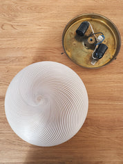 Vintage Murano plafondlampe i hvidt satin-swirl-glas | Loft- og væglampe Ø30 cm Studio Hafnia