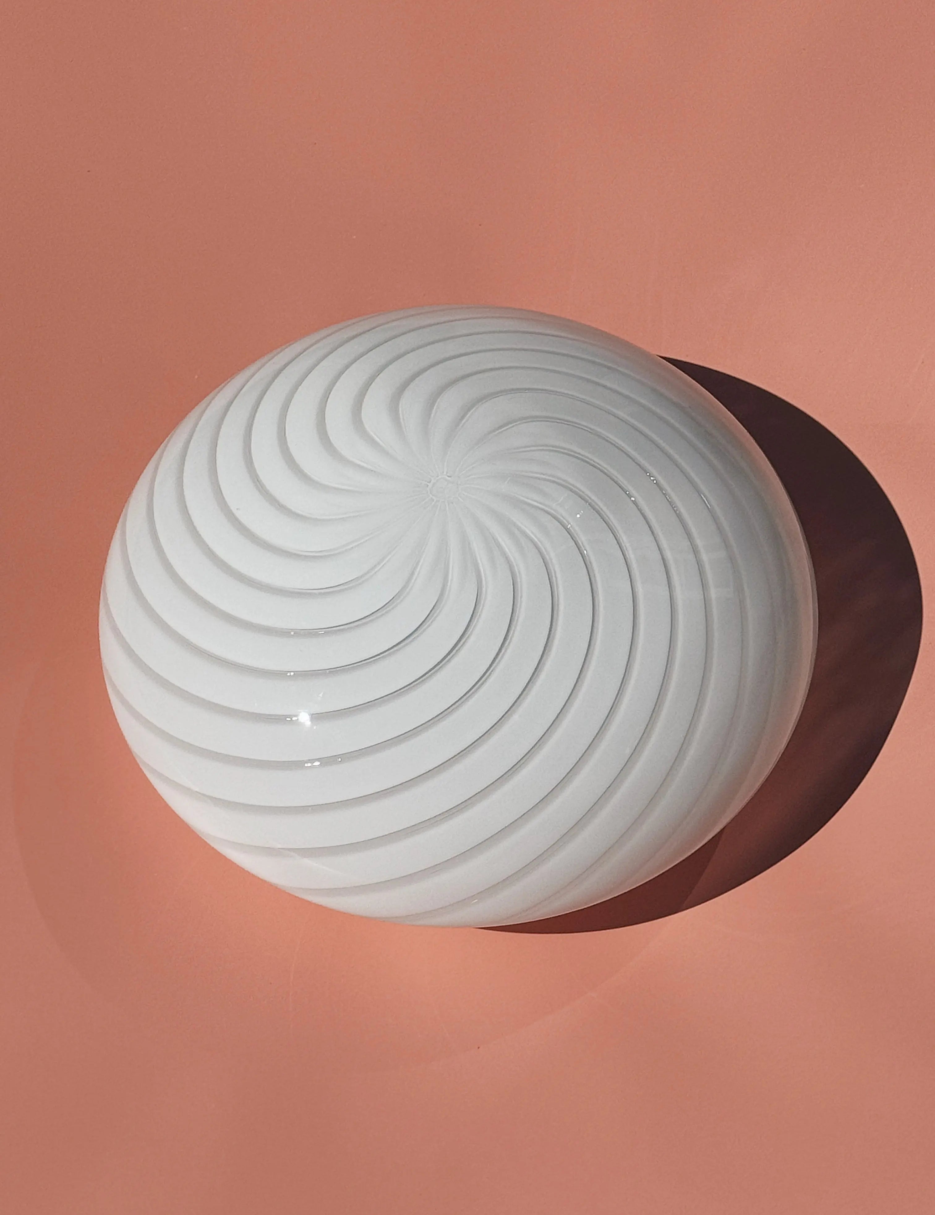 Vintage Murano plafondlampe i hvidt swirl-glas | Loft- og væglampe Ø30 cm Studio Hafnia