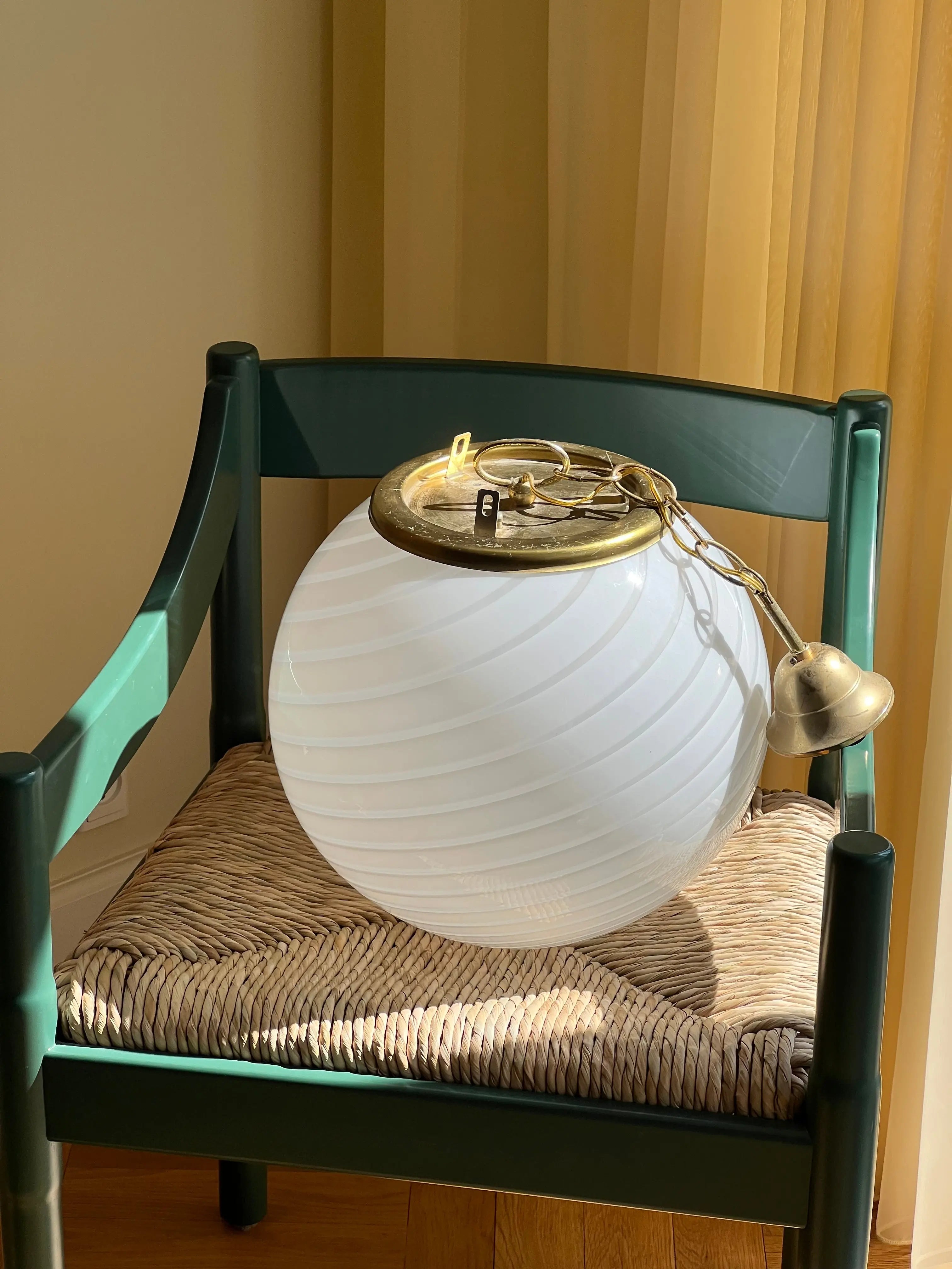 Vintage murano swirl pendel loftslampe | Hvid med messing, Ø34 cm Studio Hafnia