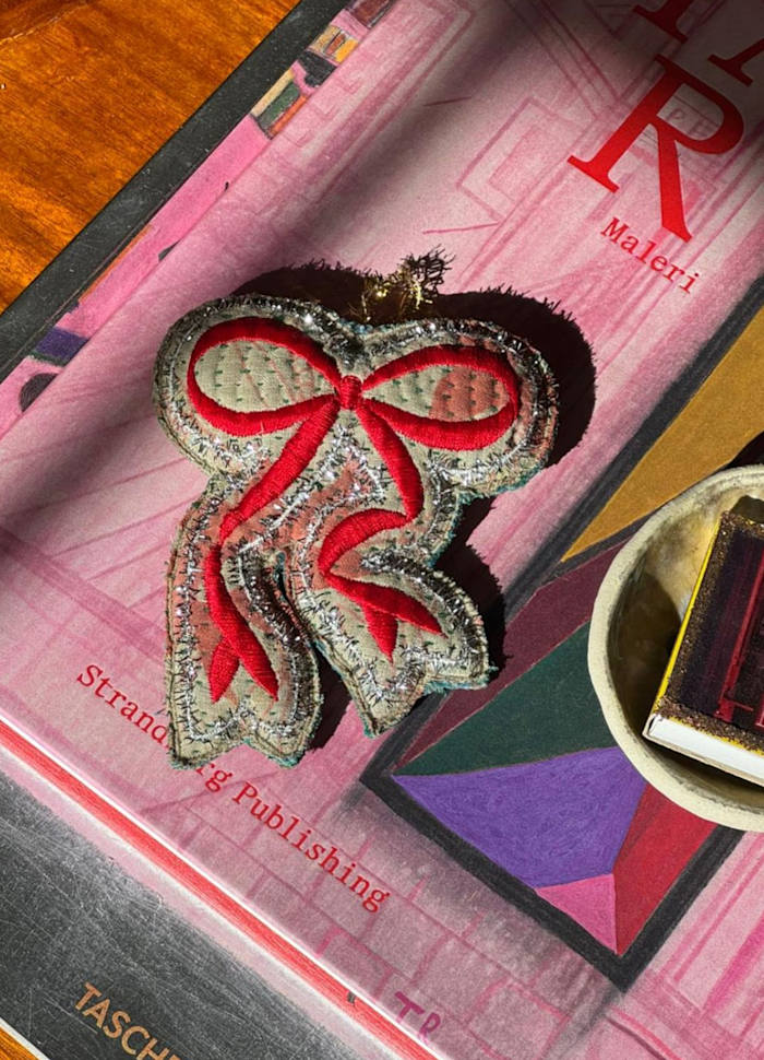 Christmas Kantha Sløjfe Ornament – Sissel Edelbo Julepynt Sissel Edelbo