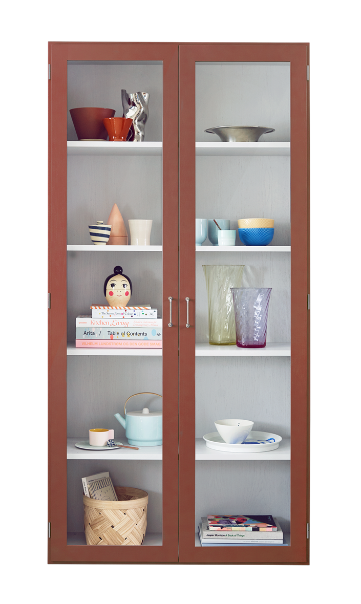 Stillark Colour Cabinet 02 display cabinet in rust-red Sienne with a light grey interior, Studio Hafnia