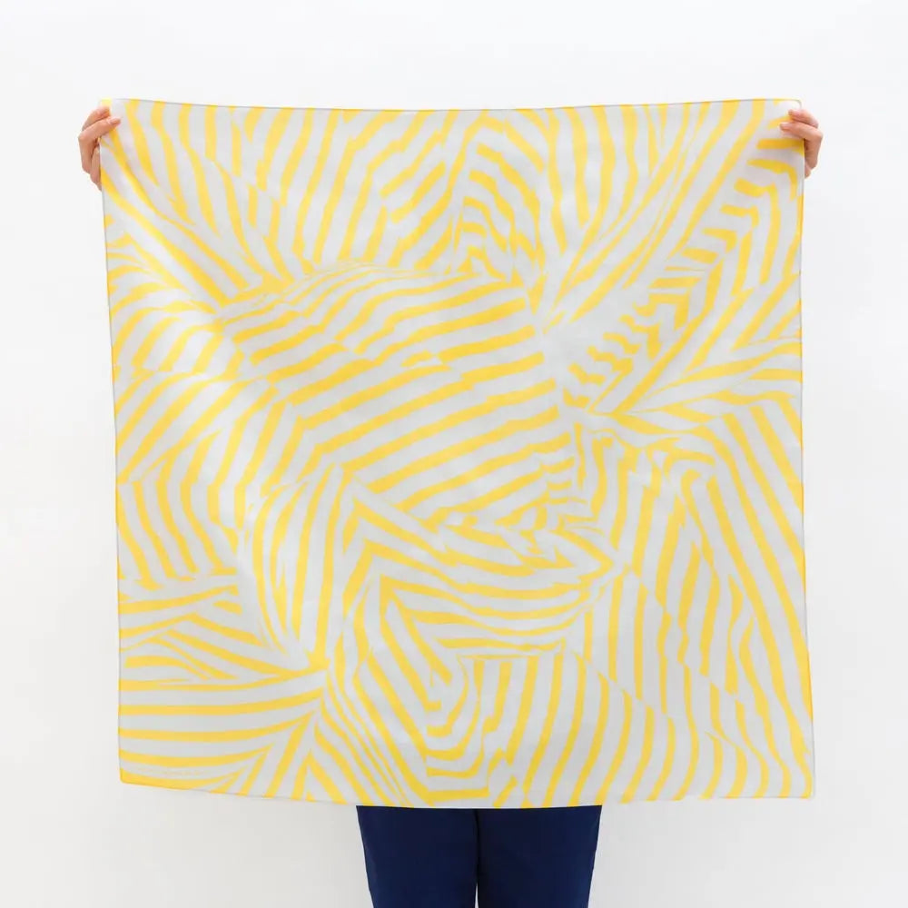 Japansk Furoshiki med gule prikker/striber | 90 x 90 cm Link Collective